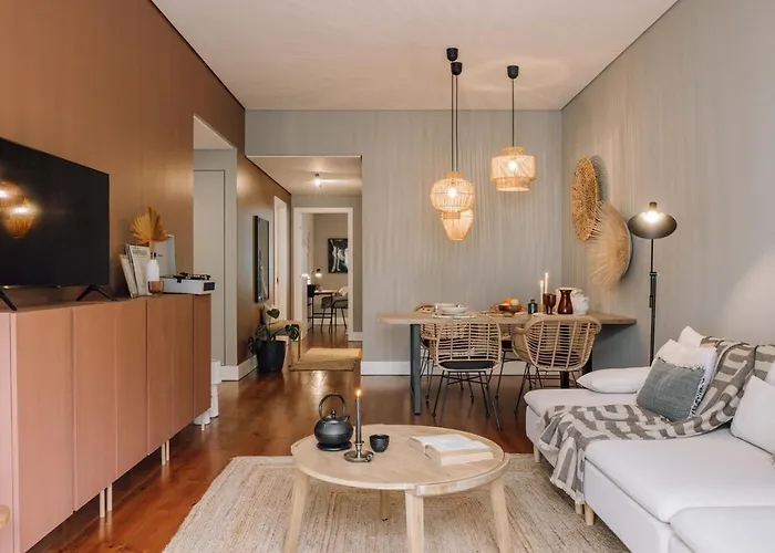 Batu - 2 Bedrooms And Terrace In Santo Antonio Apartment Lisbon