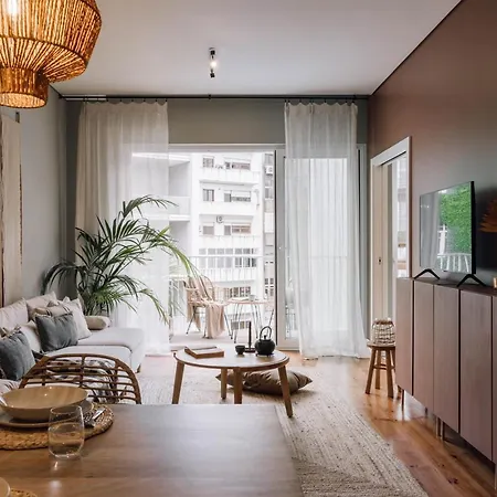 Batu - 2 Bedrooms And Terrace In Santo Antonio Appartement Lissabon
